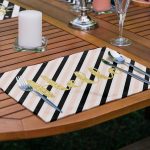 4'lü Beyaz Zemin Üzerinde Gold Detaylı Yazılı Modern Amerikan Servis Seti Realhomes