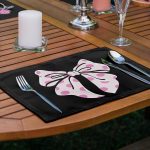 4'lü Siyah Zemin Pembe Kurdele Tasarımlı Amerikan Servis Seti Realhomes