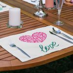 - Servis6li-Set433-Gorsel2 - Realhomes 6'lı Renkli Love Tasarımlı Amerikan Servis Seti Realhomes