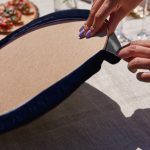 - SuplaRunner-DuzRenkSet-10102-Gorsel3 - Realhomes  Realhomes Lacivert Zeminli Christmas Tasarımlı Üçgen Püsküllü Runner 1 Adet & 6 Adet Lacivert Renkli Supla Realhomes