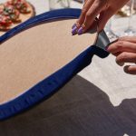 - SuplaRunner-DuzRenkSet-10408-Gorsel3 - Realhomes  Realhomes Çiçek & Kelebekli Özel Tasarım Üçgen Püsküllü Runner 1 Adet & 6 Adet Lacivert Rengarenk Supla Realhomes