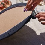 - SuplaRunner-DuzRenkSet-2381-Gorsel3 - Realhomes  Realhomes Soyut Rengi Labirent Tasarımlı Üçgen Püsküllü Runner 1 Adet & 6 Adet Gri Renkli Supla Realhomes