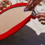 Realhomes Kırmızı Beyaz Yılbaşı Geyikleri Üçgen Püsküllü Runner 1 Adet & 6 Adet Kırmızı Renkli Supla Realhomes