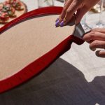 - SuplaRunner-DuzRenkSet-3071-Gorsel3 - Realhomes Realhomes Ekose Geyik Dijital Baskılı Üçgen Püsküllü Runner 1 Adet & 6 Adet Bordo Renkli Supla Realhomes