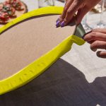 - SuplaRunner-DuzRenkSet-3107-Gorsel3 - Realhomes Realhomes Siyah Dama Zeminli Limon Baskılı Üçgen Püsküllü Runner 1 Adet & 6 Adet Sarı Renkli Supla Realhomes