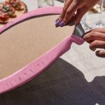 - SuplaRunner-DuzRenkSet-3409-Gorsel3 - Realhomes  Realhomes Pembe Düz Çizgili Üçgen Püsküllü Runner 1 Adet & 6 Adet Pembe Renkli Supla Realhomes