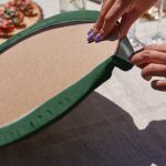 - SuplaRunner-DuzRenkSet-7271-Gorsel3 - Realhomes  Realhomes Tropik Yaprak Tasarımlı Üçgen Püsküllü Runner 1 Adet & 6 Adet Koyu Yeşil Renkli Supla Realhomes