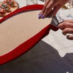 - SuplaRunner-DuzRenkSet-8645-Gorsel3 - Realhomes  Realhomes Ekose Yaprak Desenli Üçgen Püsküllü Runner 1 Adet & 6 Adet Bordo Renkli Supla Realhomes