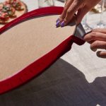 - SuplaRunner-DuzRenkSet-8665-Gorsel3 - Realhomes  Realhomes Yılbaşı Temalı Ekose Tasarımlı Üçgen Püsküllü Runner 1 Adet & 6 Adet Bordo Renkli Supla Realhomes