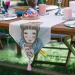 6+1'li Kahve İçen & Fotoğraf Çeken Kız Tasarımlı Supla Runner Seti Realhomes