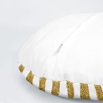 4'lü Beyaz Zemin Üzerinde Gold Detaylı Geometrik Desenli Modern Yuvarlak Yastık Kırlent Kılıf Seti Realhomes
