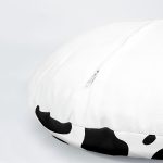 4'lü Beyaz Zemin Üzerinde Zebra Desenli Modern Yuvarlak Yastık Kırlent Kılıf Seti Realhomes