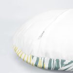 4'lü Renkli Zemin Üzerinde Yaprak Desenli Modern Yuvarlak Yastık Kırlent Kılıf Seti Realhomes