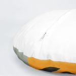 4'lü Beyaz Zemin Üzerinde Renkli Yaprak Desenli Modern Yuvarlak Yastık Kırlent Kılıf Seti Realhomes