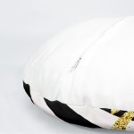 4'lü Beyaz Zemin Üzerinde Gold Detaylı Geometrik Desenli Modern Yuvarlak Yastık Kırlent Kılıf Seti Realhomes