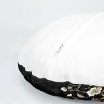 4'lü Siyah Zemin Üzerinde Çiçek Desenli Modern Yuvarlak Yastık Kırlent Kılıf Seti Realhomes