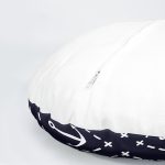 4'lü Renkli Zemin Üzerinde Denizci Desenli Modern Yuvarlak Yastık Kırlent Kılıf Seti Realhomes