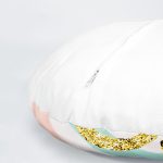 4'lü Beyaz Zemin Üzerinde Gold Detaylı Love Yazılı Modern Yuvarlak Yastık Kırlent Kılıf Seti Realhomes