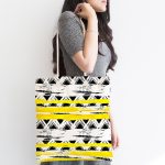 Sarı Siyah Üçgen ve Çizgiler Desenli Kumaş Plaj Çantası Realhomes