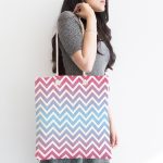 - Canta-3357-1 - Realhomes Renkli Zikzak Tasarımlı 3D Dijital Baskılı Kumaş Plaj Çantası Realhomes