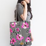 Çizgili Zeminde Rengarenk Çiçekler Dijital Baskılı Kumaş Plaj Çantası Realhomes