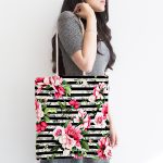- Canta-3818-1 - Realhomes Çizgili Zeminde Rengarenk Çiçekler Dijital Baskılı Kumaş Plaj Çantası Realhomes