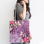 - Canta-3925-1 - Realhomes Mor Zeminde Kelebek Desenli Dijital Baskılı Kumaş Plaj Çantası Realhomes