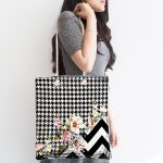 Zikzak Ve Kaz Ayaklı Zeminde Çiçekler Özel Tasarım Dijital Baskılı Kumaş Plaj Çantası Realhomes