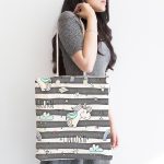 - Canta-4352-1 - Realhomes Realhomes Gri Beyaz Çizgili Unicorn Atlar Kumaş Plaj Çantası Realhomes