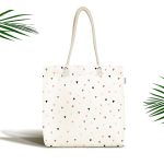 - Canta-4367 - Realhomes Realhomes Beyaz Zeminde Renkli Kalpler Kumaş Plaj Çantası Realhomes