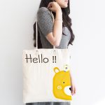 - Canta-4372-1 - Realhomes Sarı Ayıcık Hello Motifli Çocuk Odası Kumaş Plaj Çantası Realhomes