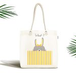 - Canta-4374 - Realhomes Realhomes Beyaz Zeminde Gri Sarı Ayıcık Motifli Kumaş Plaj Çantası Realhomes