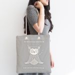 - Canta-4379-1 - Realhomes Realhomes Gri Zeminde Baykuş Özel Tasarımlı Kumaş Plaj Çantası Realhomes