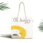 Beyaz Zeminde Hungry Aslan Motifli Dijital Baskılı Kumaş Plaj Çantası Realhomes