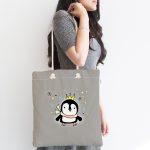 Realhomes Gri Zeminli Uçan Sevimli Penguen Tasarımlı Kumaş Plaj Çantası Realhomes