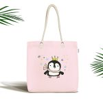 Realhomes Pembe Zeminli Uçan Sevimli Penguen Tasarımlı Kumaş Plaj Çantası Realhomes