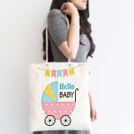 - Canta-4463-1 - Realhomes Beyaz Zeminli Bebek Arabası Desenli Özel Tasarımlı Dijital Baskılı Çocuk Odası Kumaş Plaj Çantası Realhomes