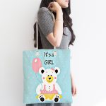 - Canta-4472-1 - Realhomes Mavi Zeminde It's A Girl Yazılı Özel Tasarımlı Dijital Baskılı Çocuk Odası Kumaş Plaj Çantası Realhomes