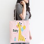 Pembe Zeminde Balon ve Zürafa Desenli Özel Tasarım Kumaş Plaj Çantası Realhomes