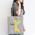 Gri Zeminde Balon ve Zürafa Desenli Özel Tasarım Kumaş Plaj Çantası Realhomes