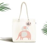 Realhomes Beyaz Zeminde Sevimli Filler Özel Tasarımlı Kumaş Plaj Çantası Realhomes