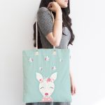 - Canta-4520-1 - Realhomes Yeşil Zemin Ceylan Ve Arı Temalı Özel Tasarımlı Dijital Baskılı Çocuk Odası Kumaş Plaj Çantası Realhomes