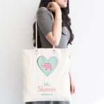 Beyaz Zemin Let's Shower Yazılı Özel Tasarımlı Dijital Baskılı Çocuk Odası Kumaş Plaj Çantası Realhomes