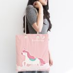 - Canta-4547-1 - Realhomes Pembe Zeminli Unicorn Desenli Özel Tasarımlı Dijital Baskılı Çocuk Odası Kumaş Plaj Çantası Realhomes