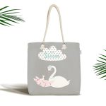 - Canta-4563 - Realhomes Realhomes Gri Zeminde Kuğu Motifli Özel Tasarım Kumaş Plaj Çantası Realhomes