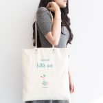 Beyaz Zemin Welcome Little One Yazılı Özel Tasarımlı Dijital Baskılı Çocuk Odası Kumaş Plaj Çantası Realhomes