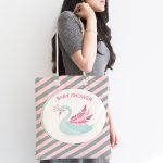 Realhomes Pembe Gri Çizgili Kuğu Tasarımlı Kumaş Plaj Çantası Realhomes
