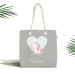 - Canta-4574 - Realhomes Gri Zeminli Mavi Kalpli Unicorn Desenli Çocuk Odası Kumaş Plaj Çantası Realhomes