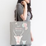 - Canta-4577-1 - Realhomes Realhomes Gri Zeminde Sevimli Geyik Tasarımlı Kumaş Plaj Çantası Realhomes