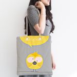 Gri Zeminde Sarı Kuş Motifli Dijital Baskılı Çocuk Odası Kumaş Plaj Çantası Realhomes